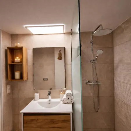 Richelieu 76 A 300m Piscine Parking *