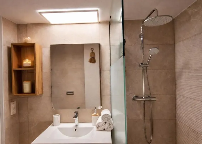 Richelieu 76 A 300m Piscine Parking *